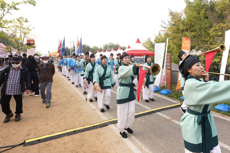 능허대 문화축제 백제 사신 문화행렬의 2번째 이미지