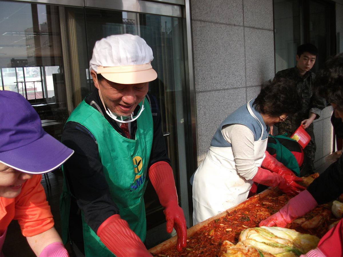 옥련1,2동 새마을부녀회, 김장김치 나누기의 1번째 이미지