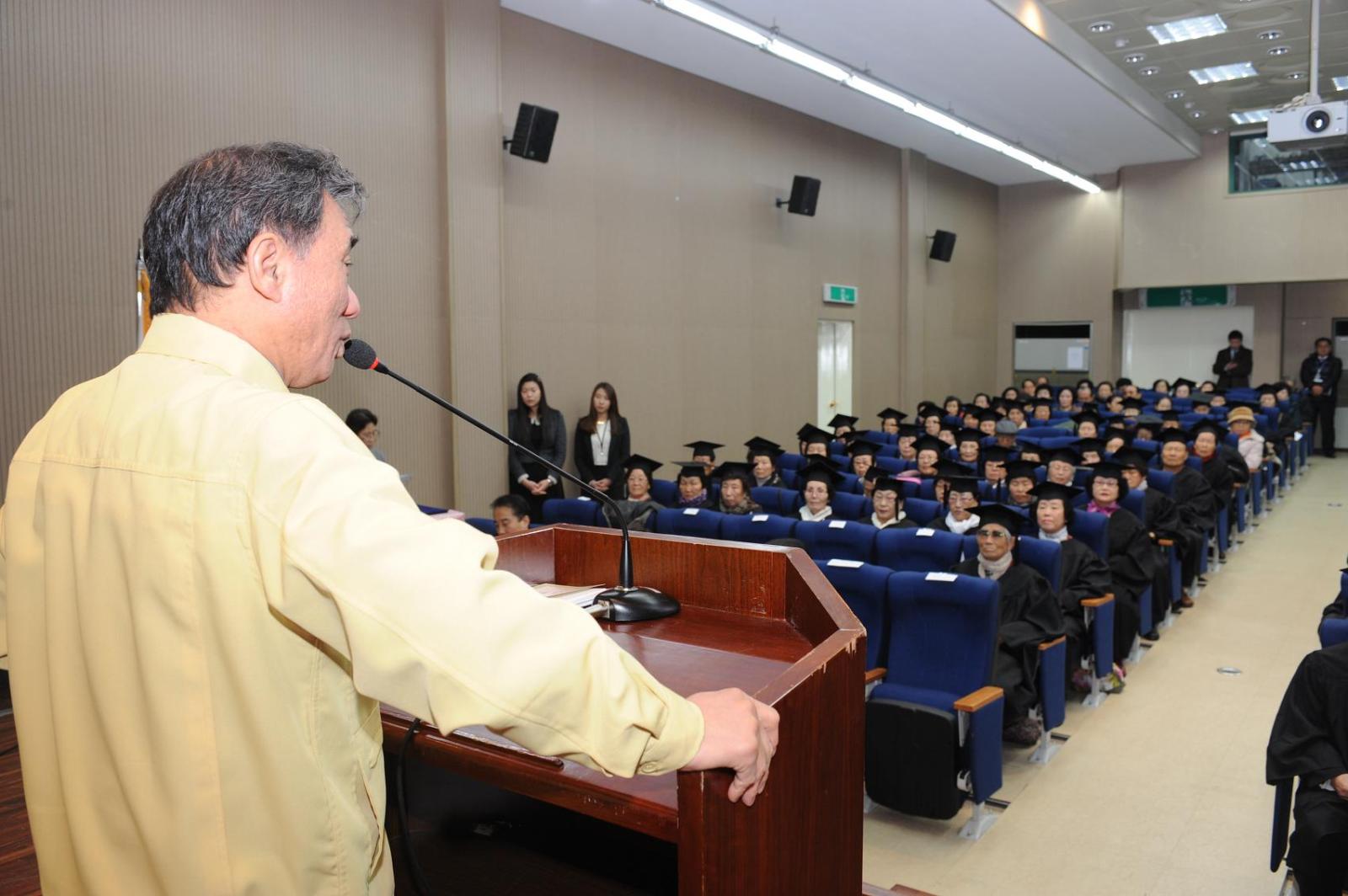 사)대한노인회 연수구지회 부설 노인대학 졸업식의 1번째 이미지