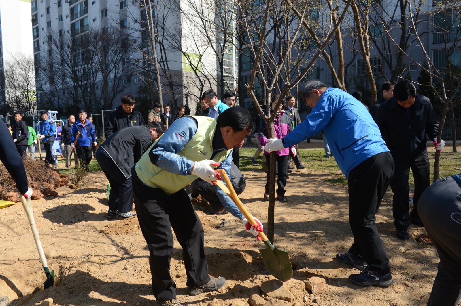 제69회 식목일 나무심기 행사의 1번째 이미지