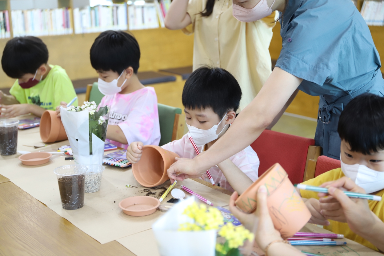 연수구보건소, 그림책과 함께하는 감성 원예프로그램 성료의 2번째 이미지