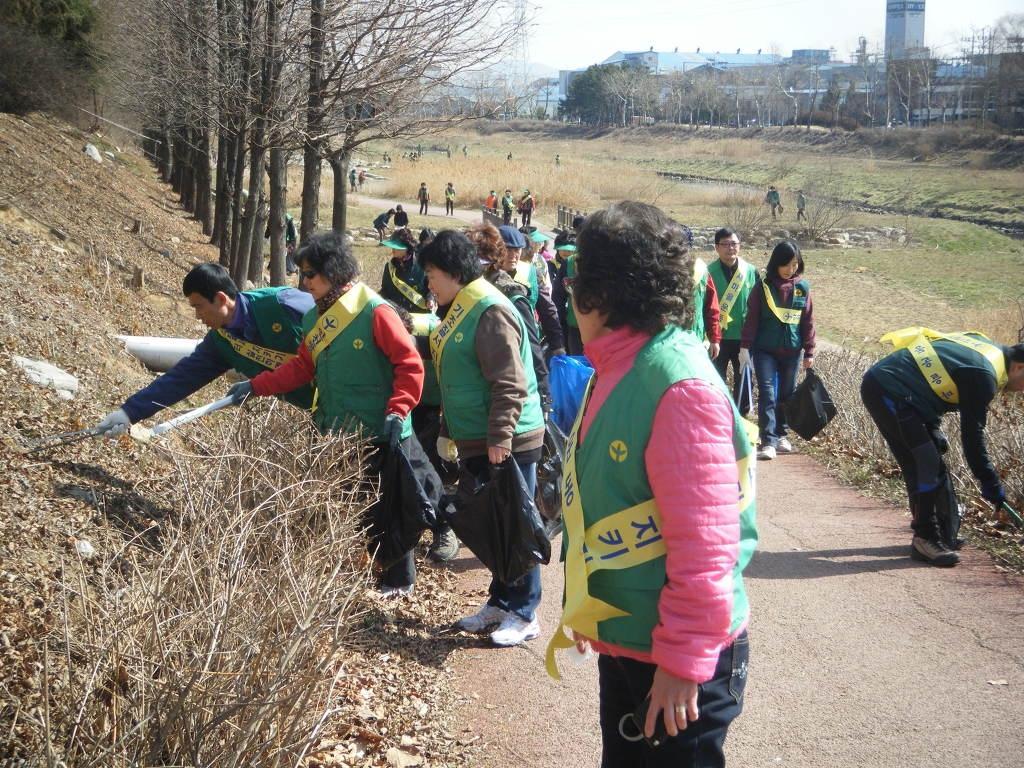 연수구 새마을회 승기천변 새봄맞이 대청소의 1번째 이미지