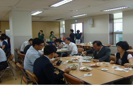 송도동 새마을부녀회, ''삼계탕 나눔 행사'' 실시의 1번째 이미지