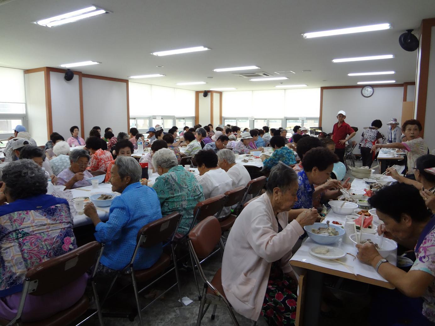 옥련2동 자생단체연합, 복맞이 삼계탕 나눔행사의 1번째 이미지