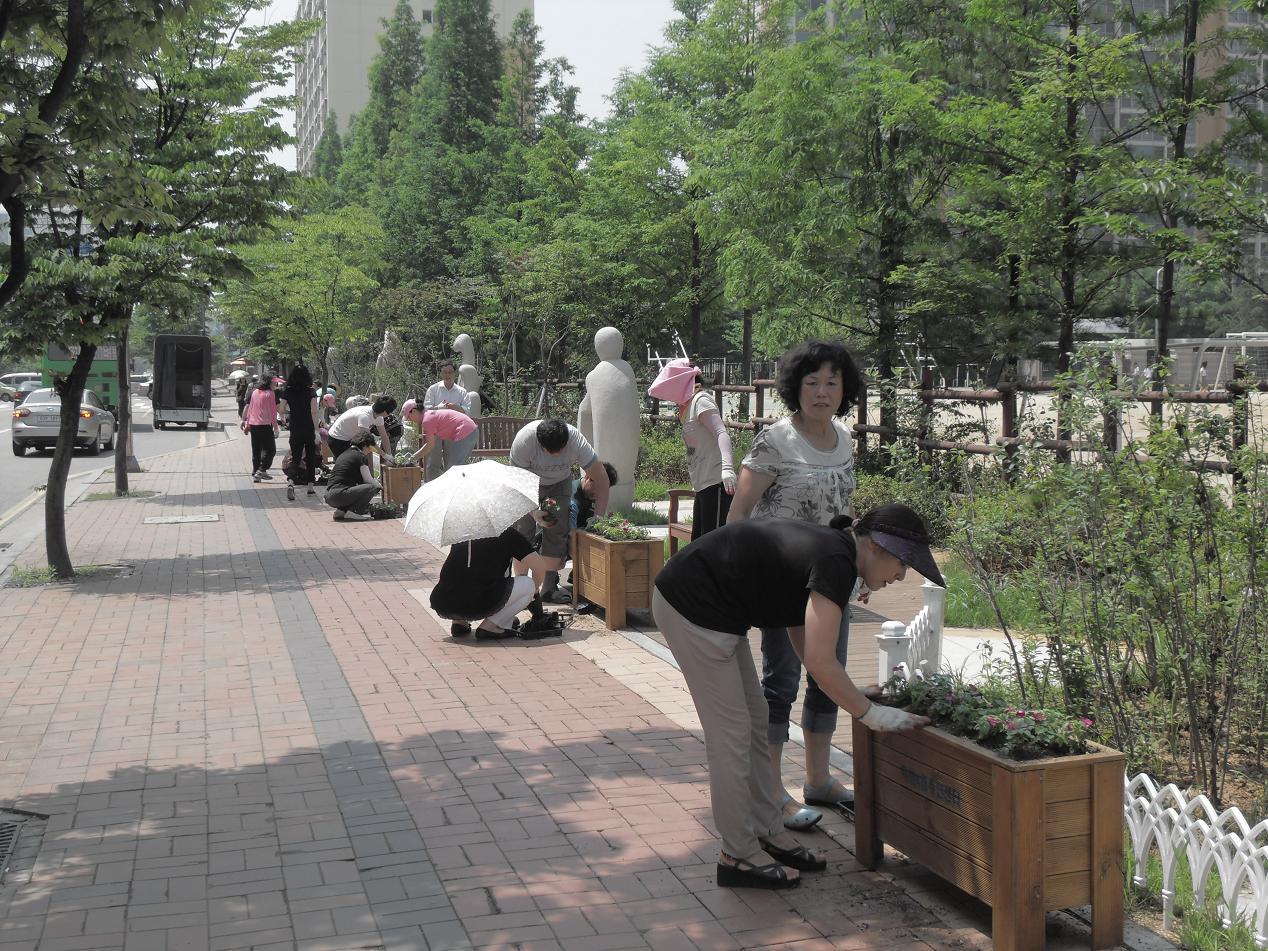 옥련1동 주민자치위, 우리동네 가꾸기 사업의 1번째 이미지