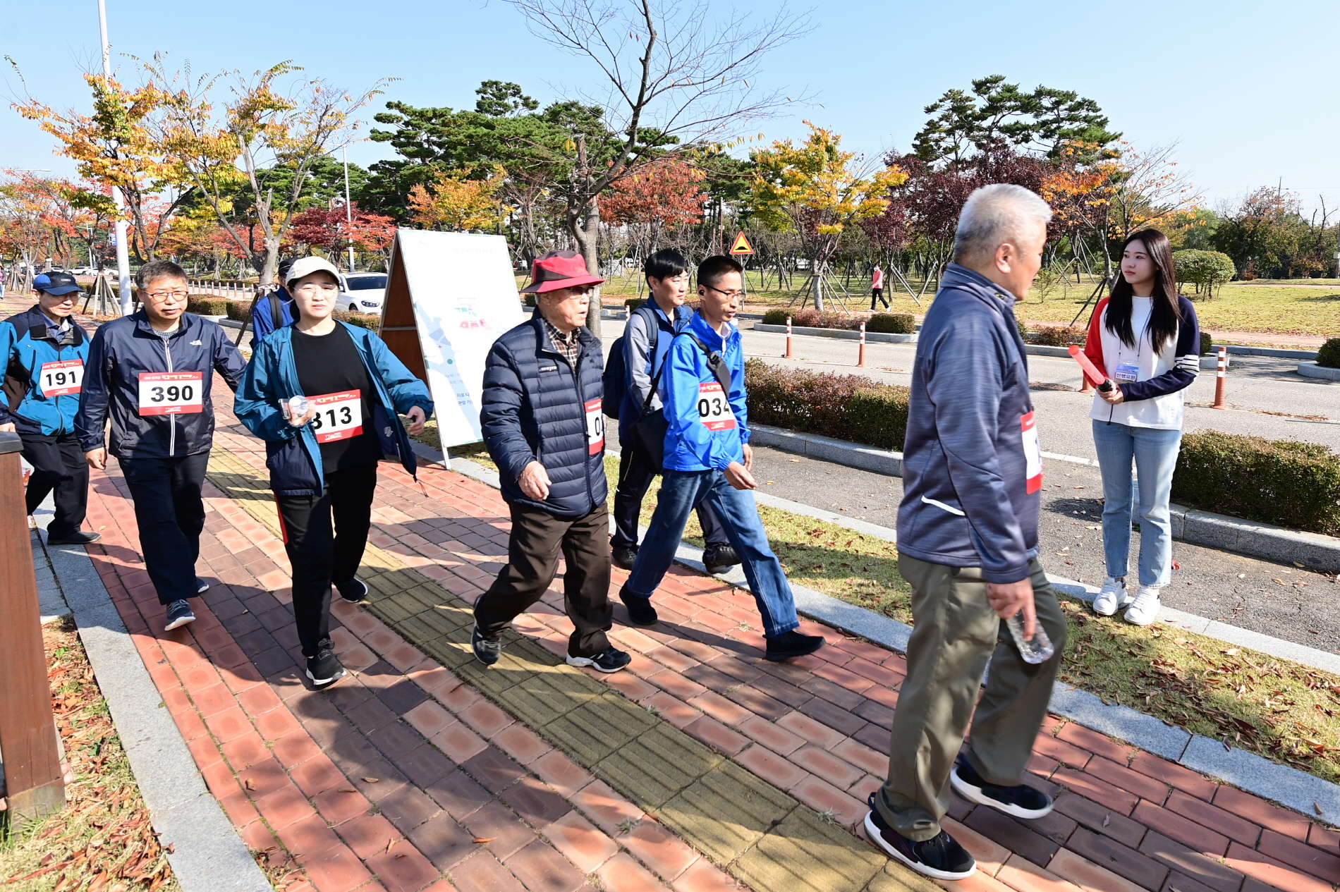 연수큰재장학생, ‘승기천 환경사랑 걷기대회’서 자원봉사활동