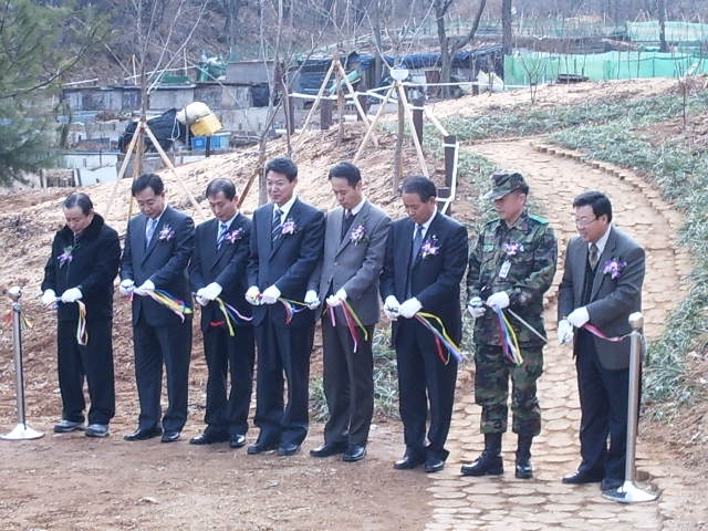 “울창한 숲과 함께 도심 속 편안한 휴식공간 마련” 연수구, 청량산 도시 숲 조성공사 준공의 1번째 이미지