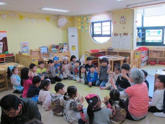 시니어 봉사단 아동과 함께하는 우리문화 화전만들기 체험활동 실시의 2번째 이미지